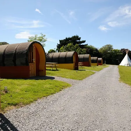 Coach Field Luxury tent Camp