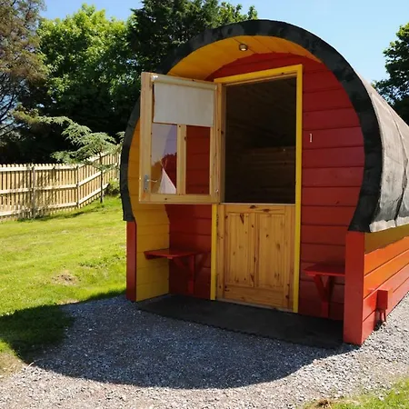 Luxury tent Coach Field
